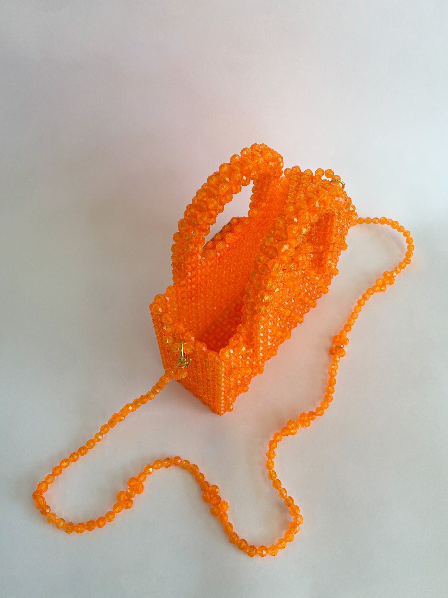 Amelia naranja